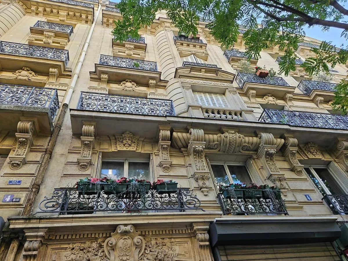 Appartement Haussmannien Paris Apartment
