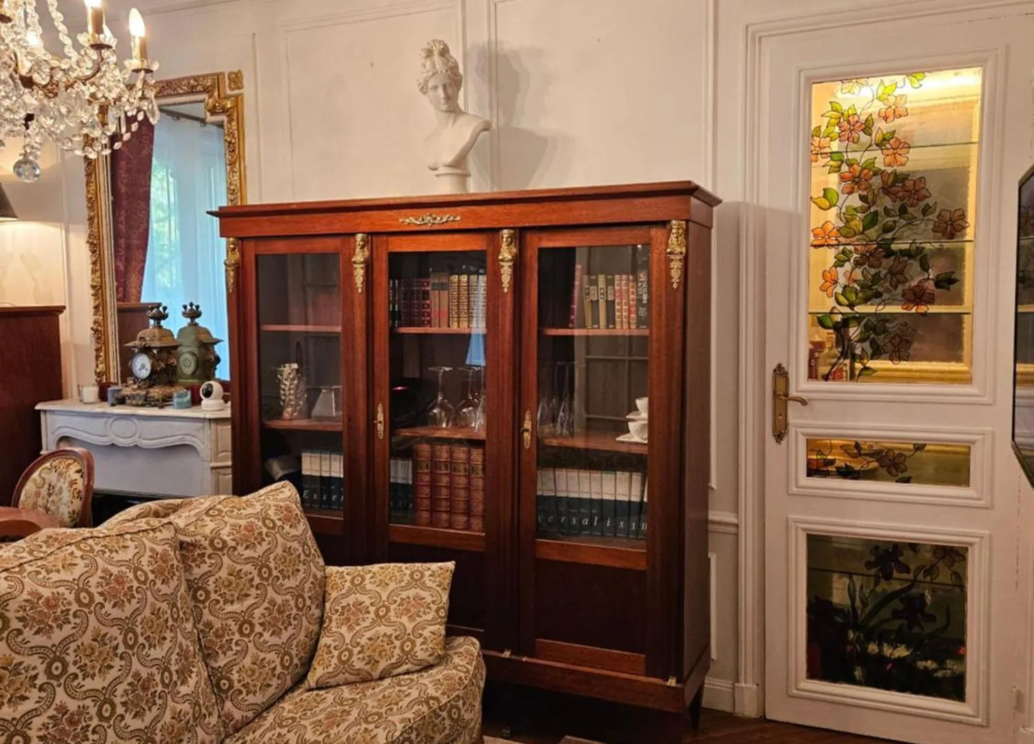 Appartement Haussmannien Paris Apartment